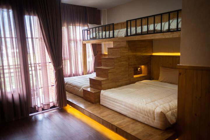 Room 10 of 37