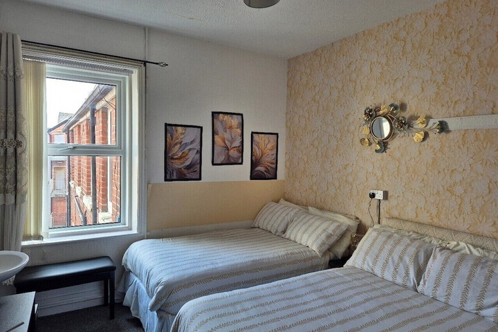 Room 28 of 59