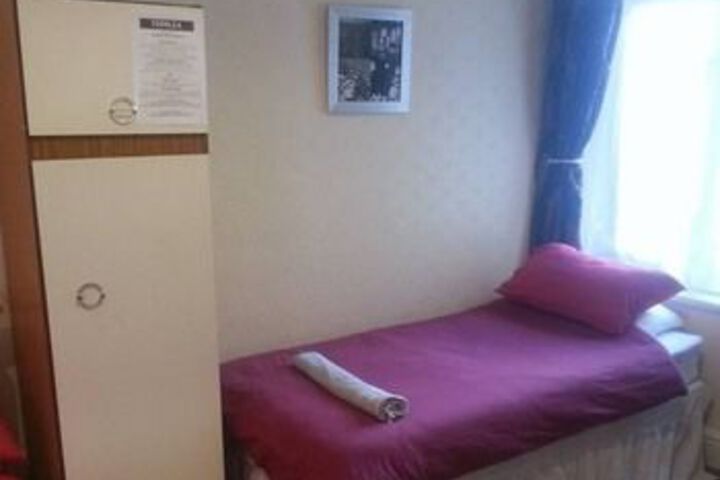 Room 38 of 149