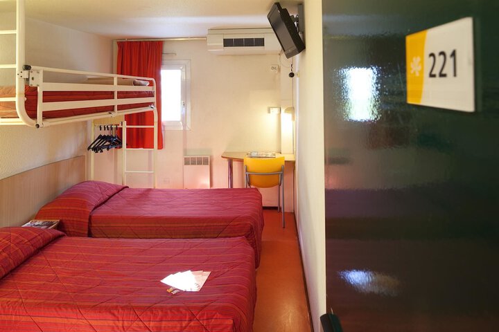 Room 3 of 15