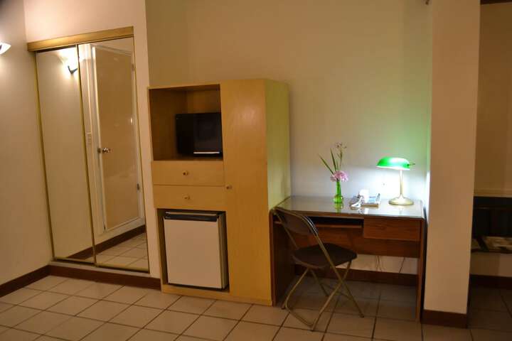 Room 9 of 31