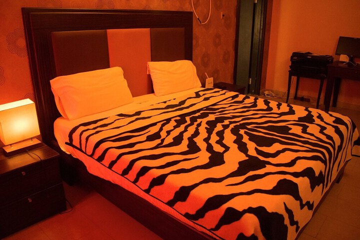 Room 21 of 97