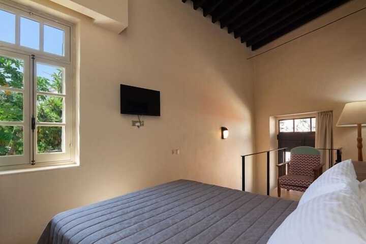 Room 42 of 128