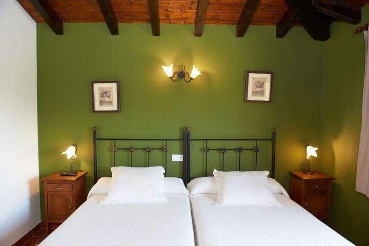 Room 5 of 52