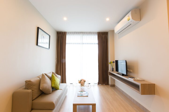 Room 6 of 27