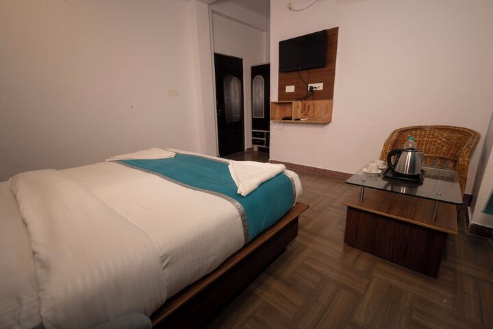 Room 15 of 37