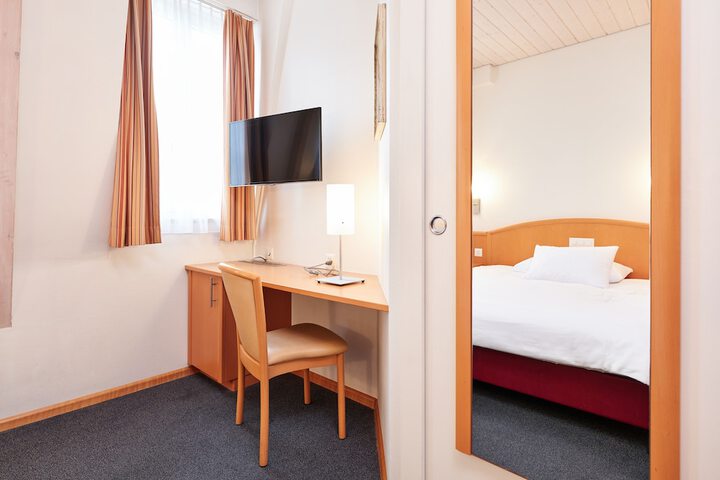 Room 14 of 52