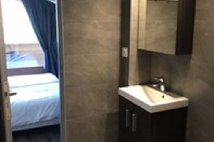 Room 3 of 11