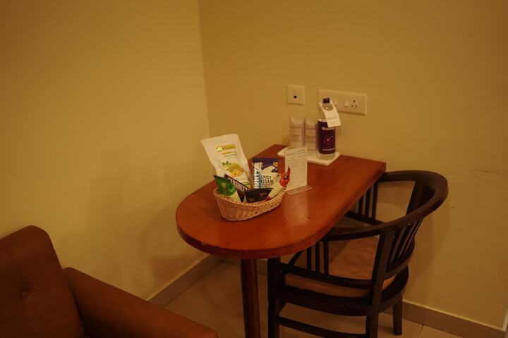 Room 10 of 18