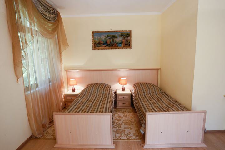 Room 37 of 89