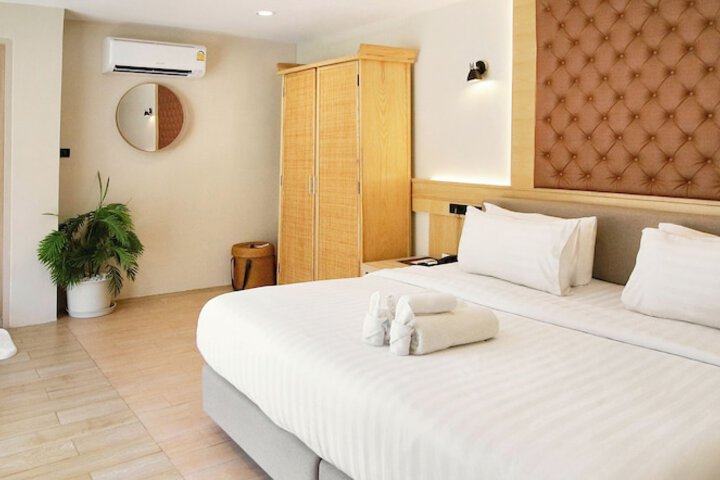 Room 11 of 29