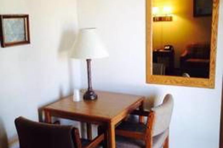 Room 3 of 10