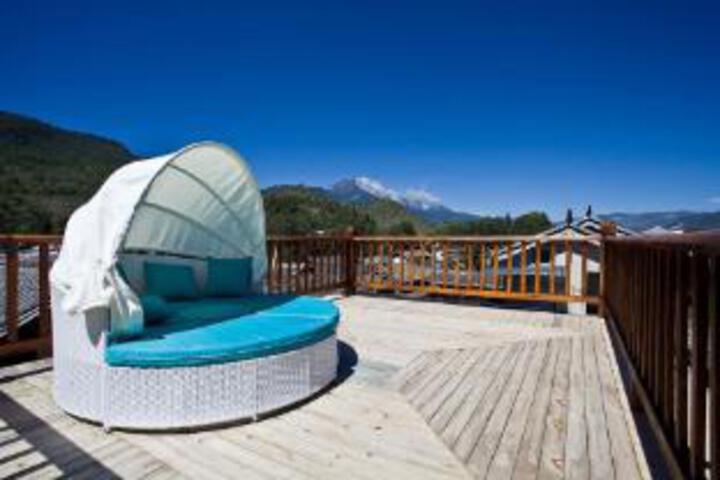 Manshan Caotang Snow Mountain Viewing Boutique Inn