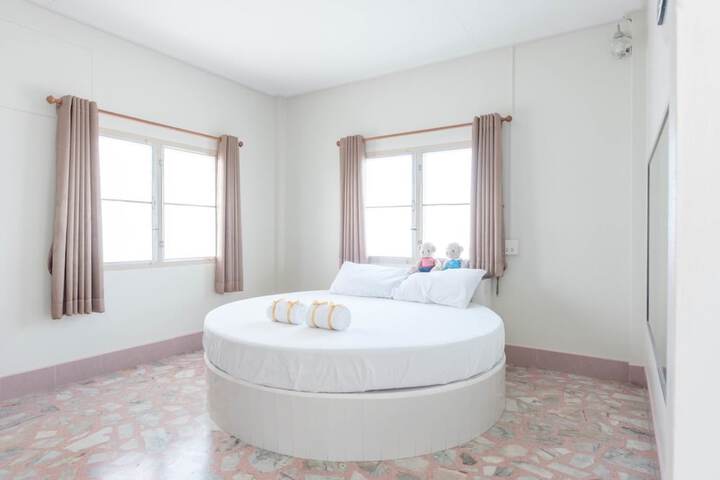 Room 10 of 21