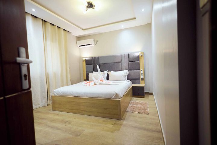 Room 46 of 170