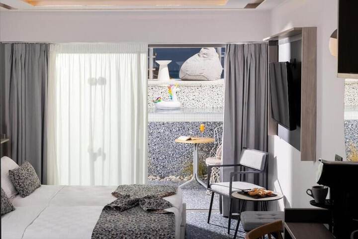 Room 21 of 159