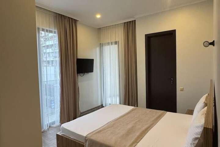 Room 6 of 31
