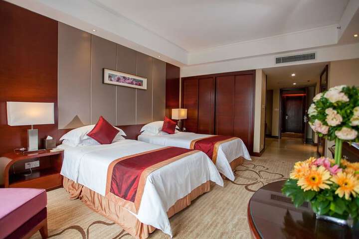 Room 10 of 74