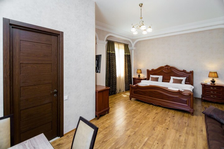 Room 25 of 68