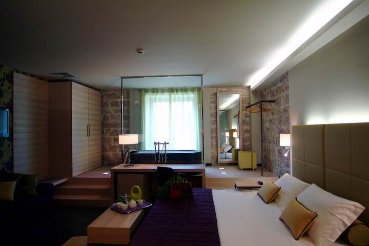 Room 3 of 54
