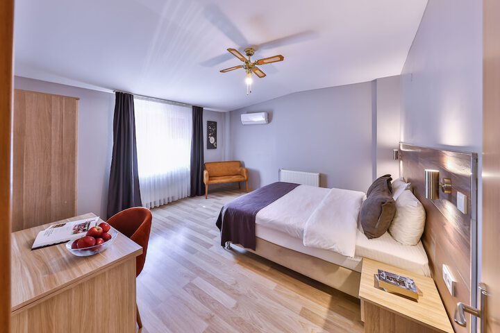 Room 48 of 125