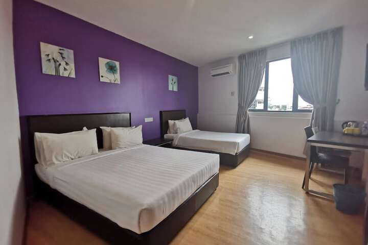 Room 15 of 40