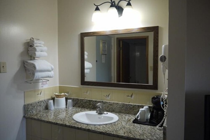 Family Room 2 Queen Beds Only On Second Floor Accessible By Stair (4 of 6)