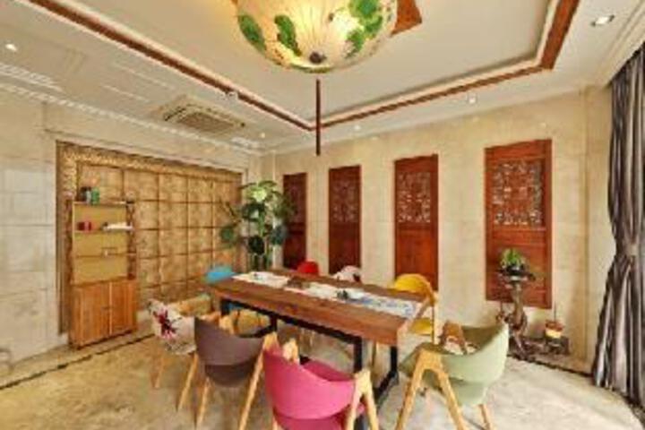 YIhe Lianhua Yanying Hotel