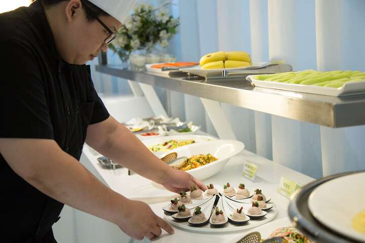 Dining 63 of 80