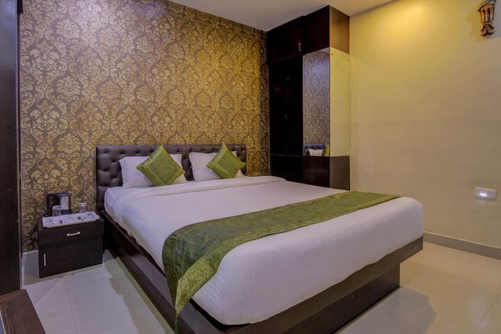 Room 9 of 38