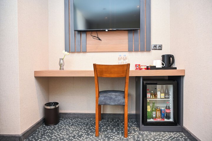 Room 12 of 84