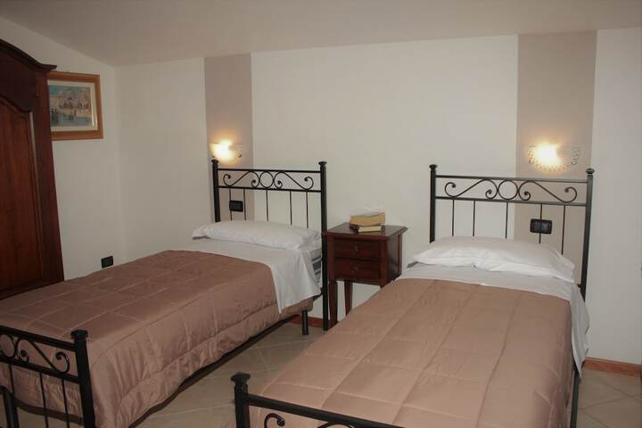 Room 4 of 19