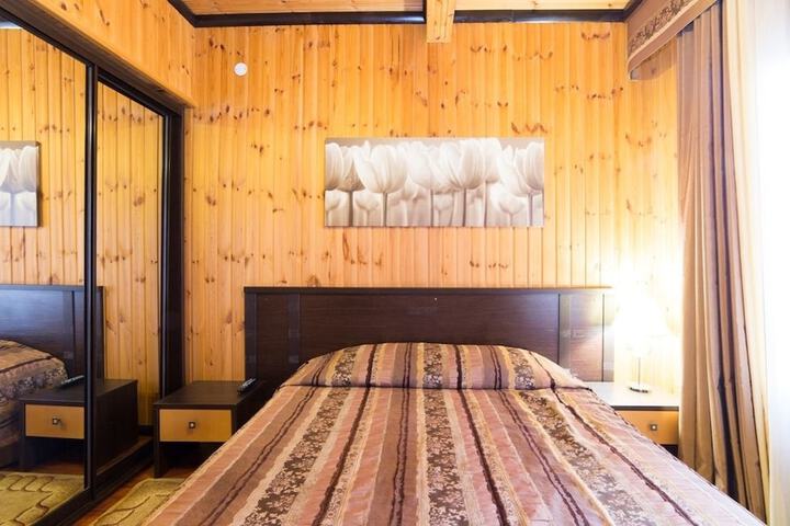 Room 15 of 158