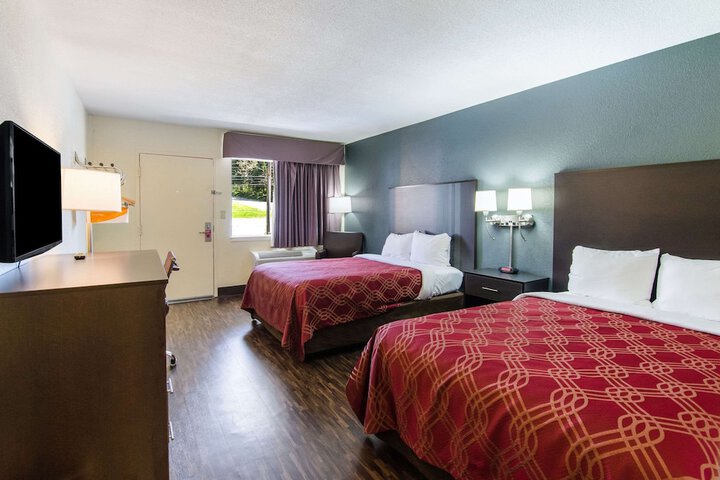 2 Double Beds (6 of 11)