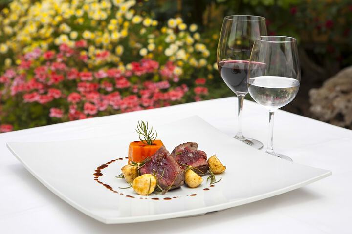 Dining 38 of 114