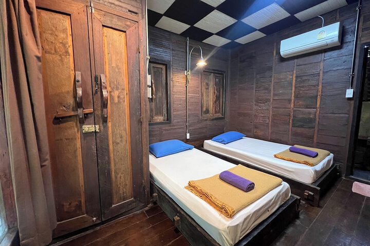 Room 30 of 89