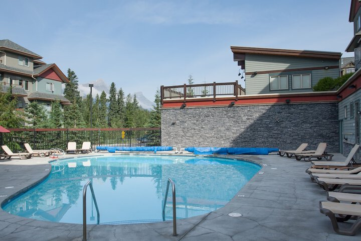 Pools & Facilities