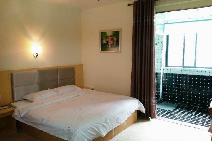 Room 15 of 26