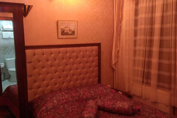 Room 8 of 54