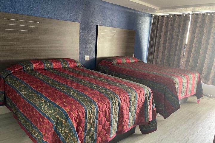 Room 9 of 17