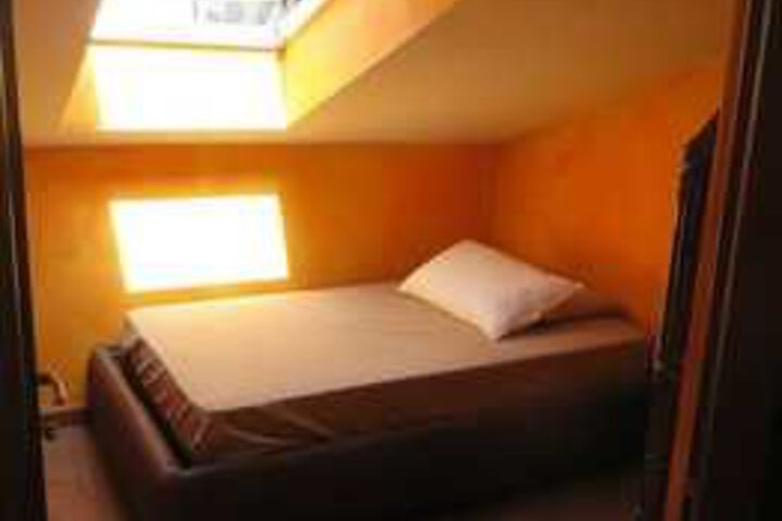 Room 25 of 36