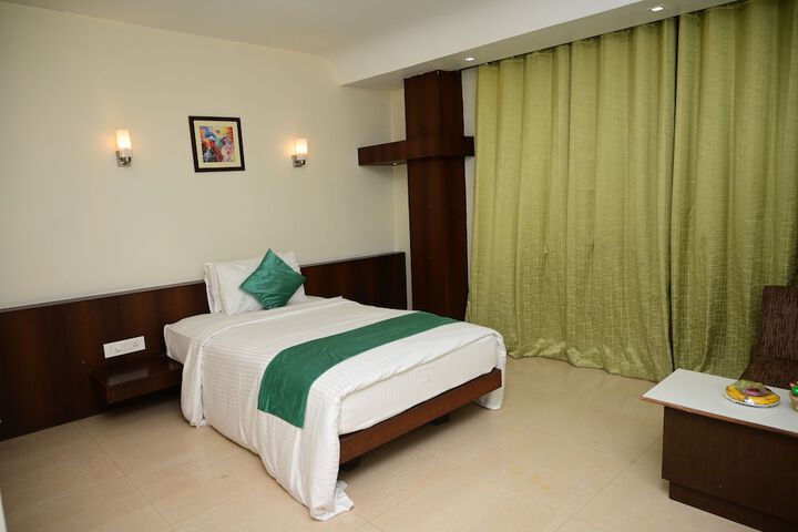 Room 3 of 25