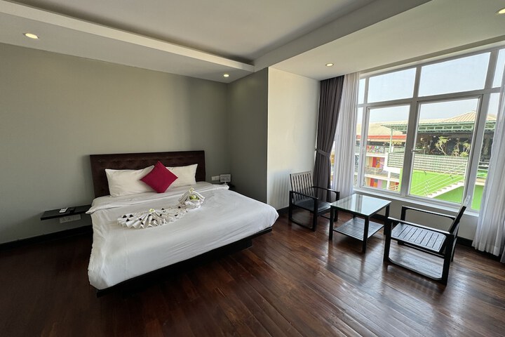 Room 27 of 40