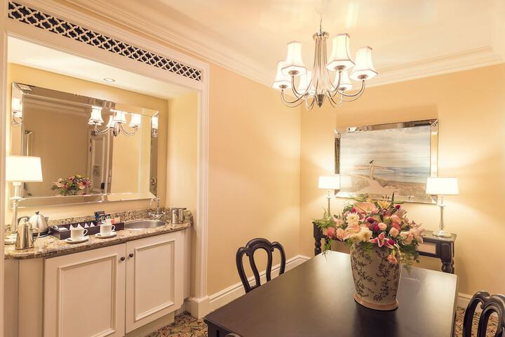 Dining Photos