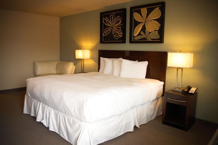Executive King Bed (2 of 6)