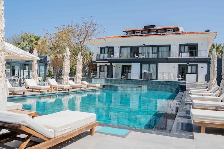 Enki Suess Alaçatı in Cesme