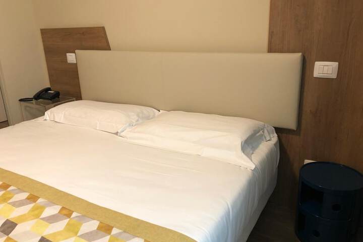Room 13 of 52