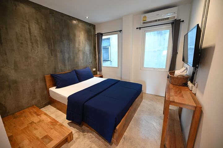 Room 11 of 31