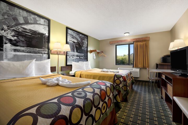 2 Double Beds (2 of 6)