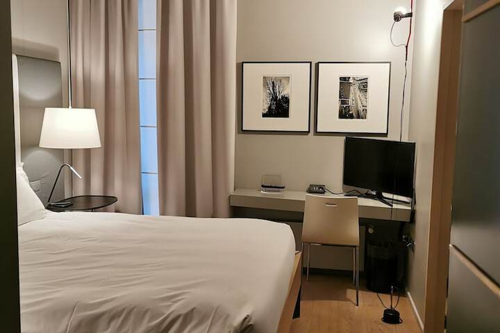 Room 21 of 60